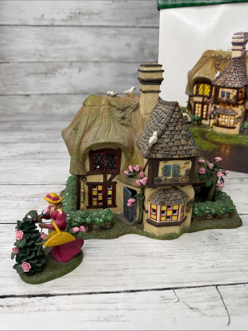 2002 Dept 56 Dicken's Village SWEETBRIAR COTTAGE Read